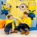 ΧΑΡΤΙΝΗ ΤΣΑΝΤΑ ΔΩΡΟΥ MINIONS 12x15.5x6cm PARTYDECO - Image 3